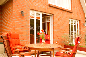 Haus Mariella - Ostseebad Ahrenshoop · Westterrasse mit Blick auf den Bakelberg
